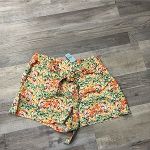 NWT Loft floral shorts PXL
